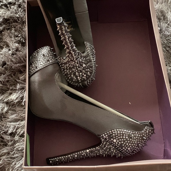 Bakers NEW “Vice” babydoll platform spiked pumps - Picture 2 of 8